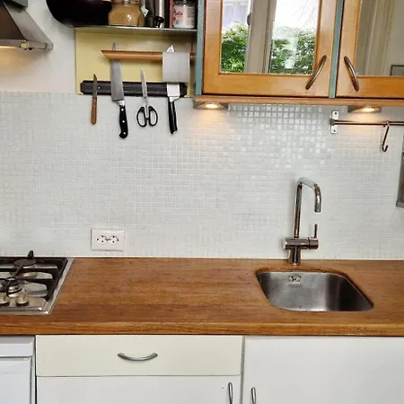 Courtyard House Near Center And *