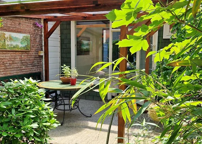 Courtyard House Near Center And *