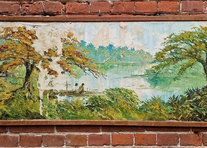 Апартаменты Courtyard House Near Center And