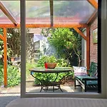 아파트 Courtyard House Near Center And
