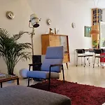 Courtyard House Near Center And * 헤이그