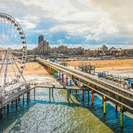Courtyard House Near Center And